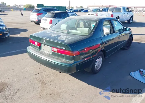 1999 Toyota Camry Ce z USA, uszkodzony, nr VIN 4T1BG22K3XU884092
